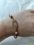 Bracelet brun orangé – Fleurs séchées en résine, pierres naturelles & acier inox doré - A Fleur d'Or