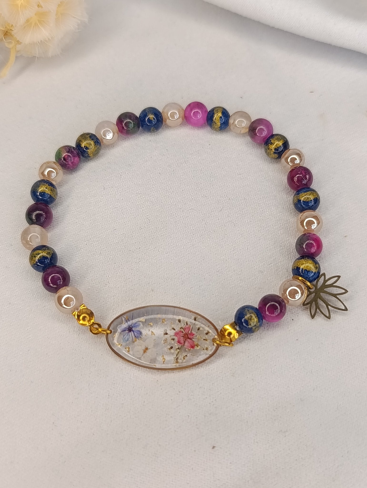 Bracelet multicolore – Fleurs séchées en résine, perles colorées & acier inox - A Fleur d'Or