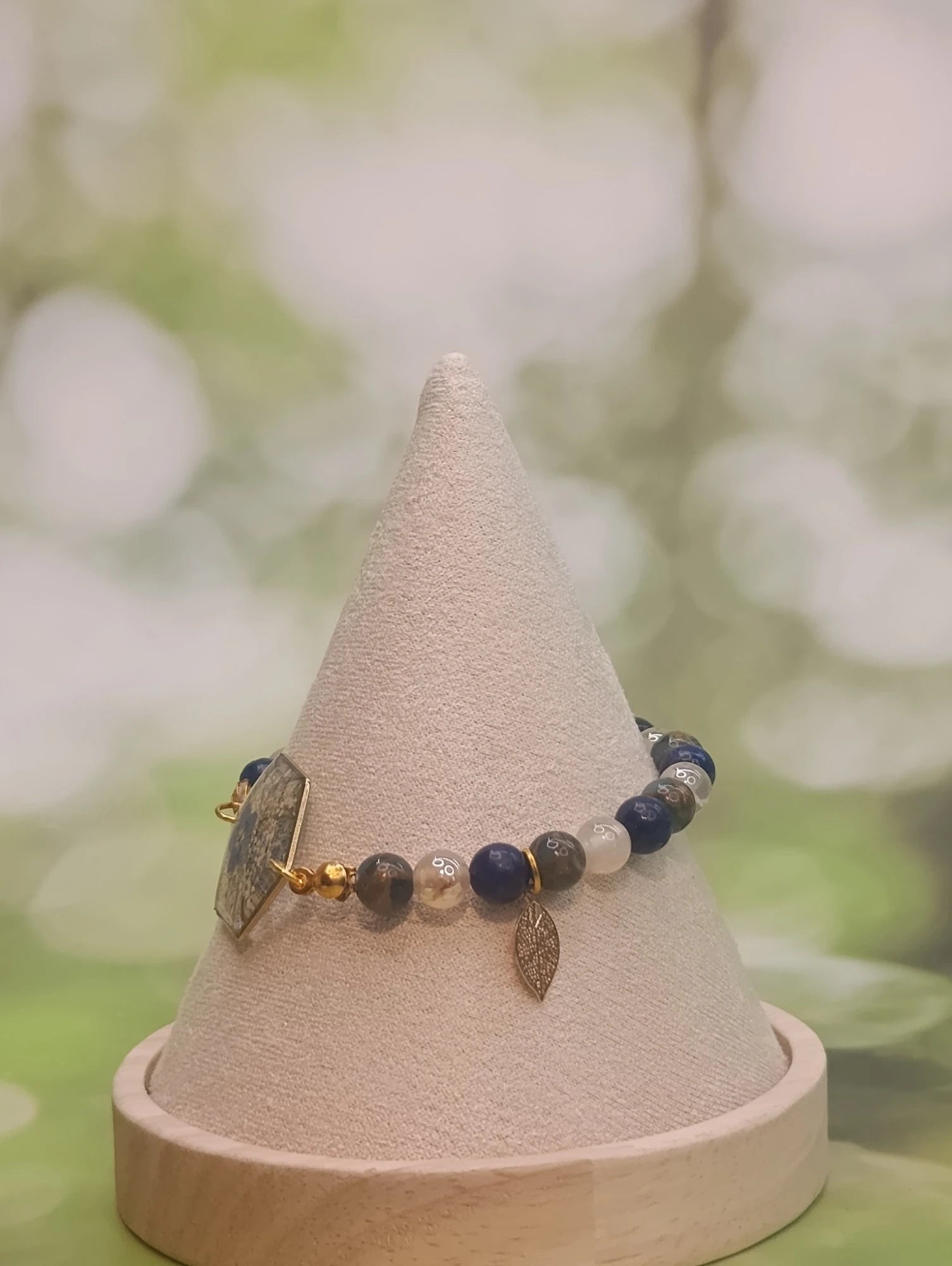 Bracelet myosotis – Perles de lapis - lazuli & citrine - A Fleur d'Or