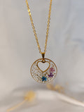 Collier doré rond – fleurs séchées & cœur doré en résine - A Fleur d'Or