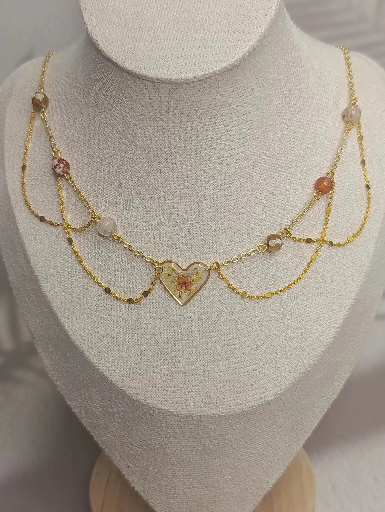 Parure cœur florale – Résine blanc nacré & fleurs séchées - A Fleur d'Or