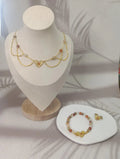 Parure collier bracelet résine fleurs séchées blanc nacré cœur doré fait main | À Fleur d'Or