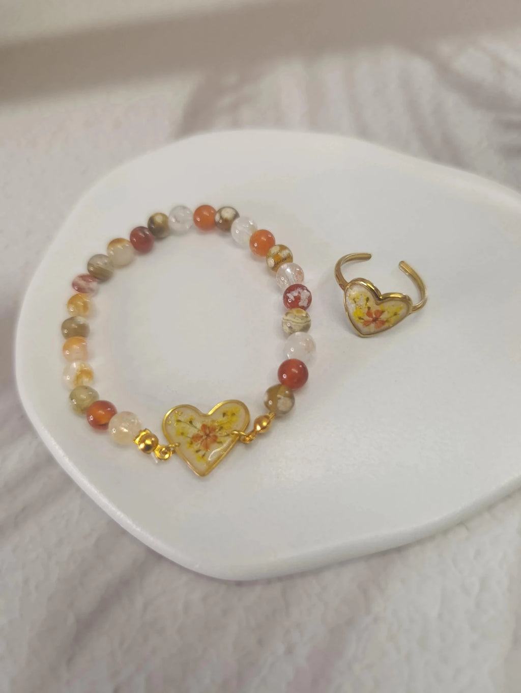Parure cœur florale – Résine blanc nacré & fleurs séchées - A Fleur d'Or