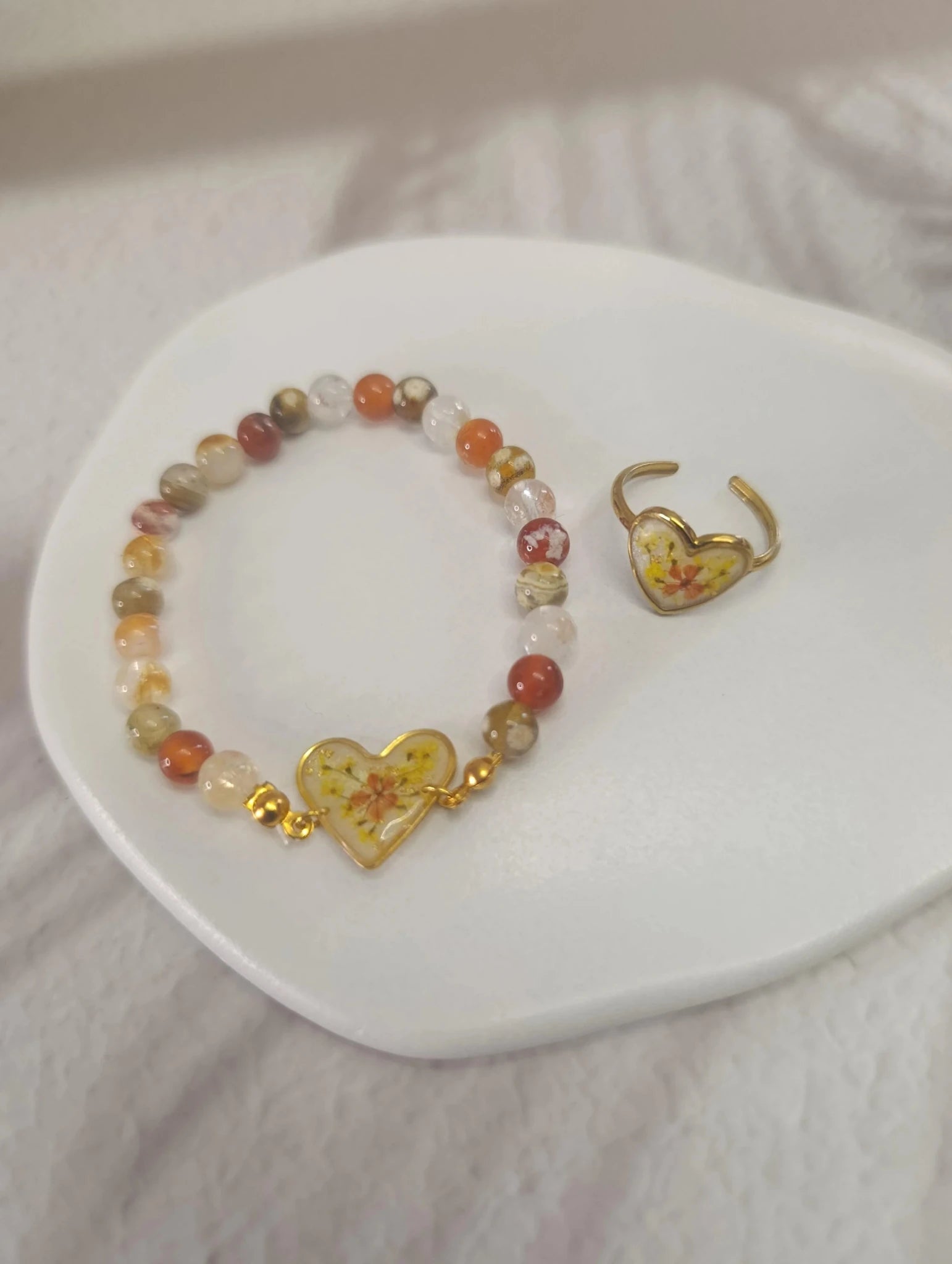 Parure cœur florale – Résine blanc nacré & fleurs séchées - A Fleur d'Or