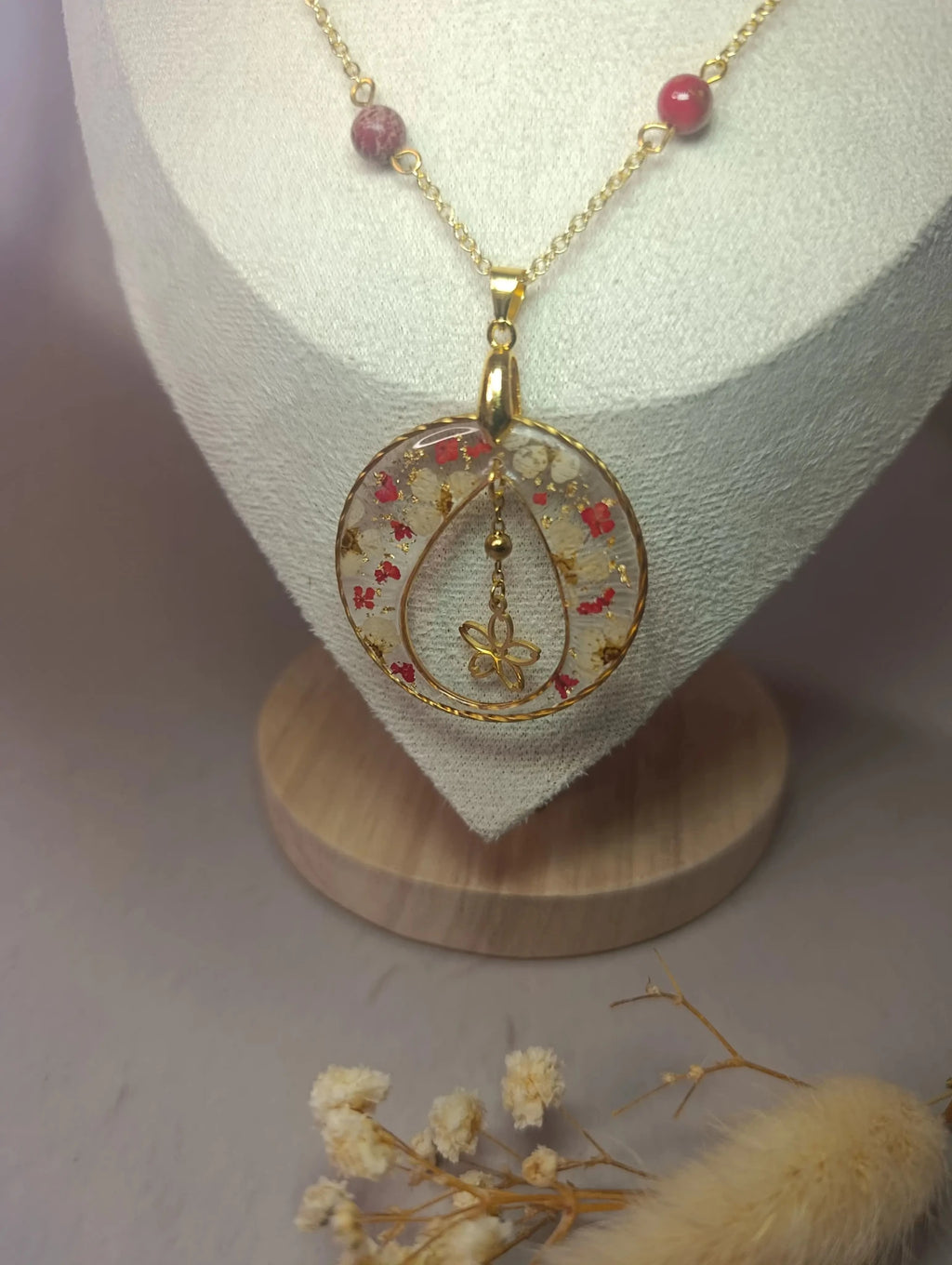 Parure rouge & dorée – Fleurs séchées & perles naturelles - A Fleur d'Or