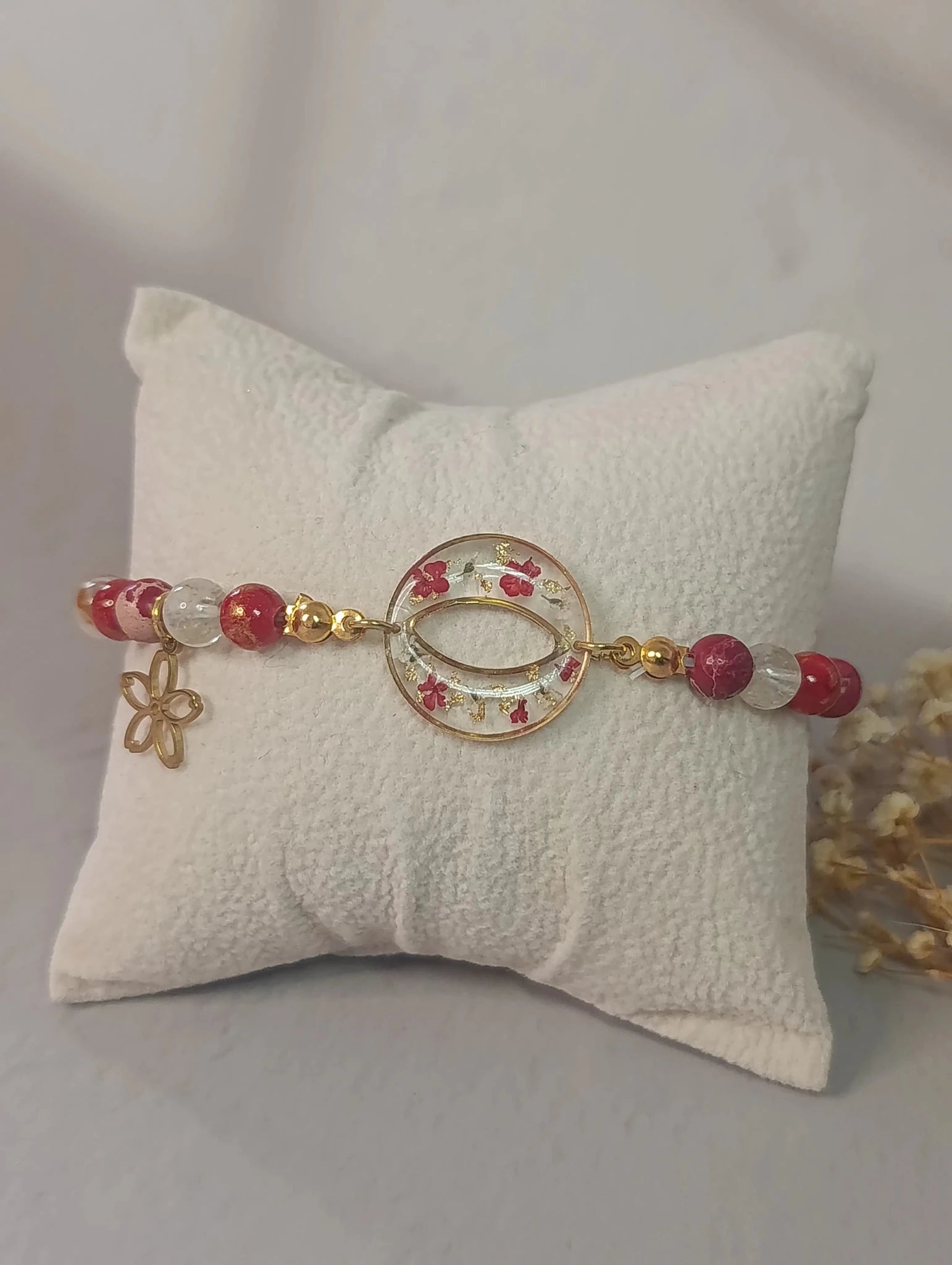 Parure rouge & dorée – Fleurs séchées & perles naturelles - A Fleur d'Or